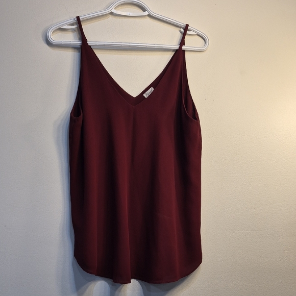 Kismet Tops - 4 For 15 🌟Kismet Burgundy V-Neck Spaghetti Strap Cami